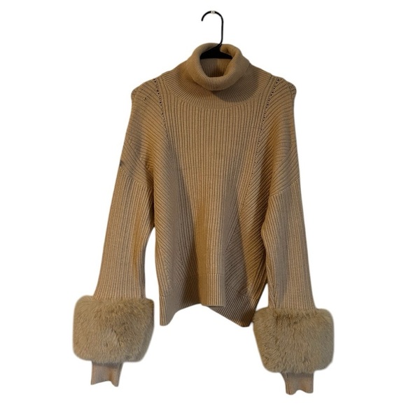 NWY Brochue Walker fur sleeves sweater - Picture 3 of 7